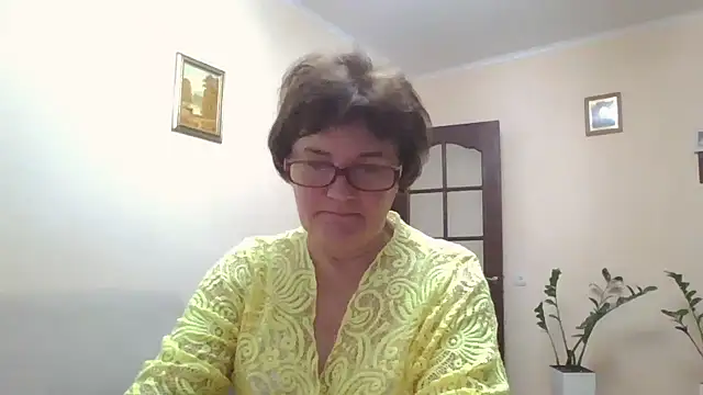 Snapshot of Galina56301 chatting on 10-23-25, 04:06 Galina56301 online show from 10-23-25, 04:06