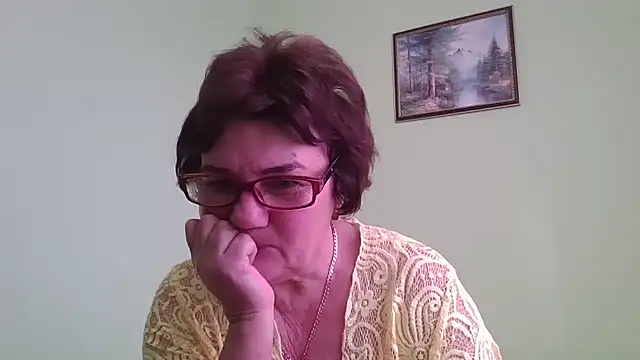 Snapshot of Galina56301 chatting on 10-28-25, 07:23 Galina56301 online show from 10-28-25, 07:23