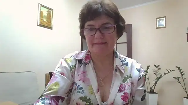 Snapshot of Galina56301 chatting on 11-17-25, 03:29 Galina56301 online show from 11-17-25, 03:29
