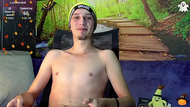 Snapshot of AxelMassimo chatting on 10-30-25, 03:52 AxelMassimo online show from 10-30-25, 03:52