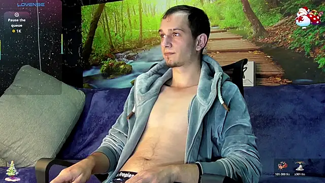 Snapshot of AxelMassimo chatting on 11-14-25, 03:49 AxelMassimo online show from 11-14-25, 03:49