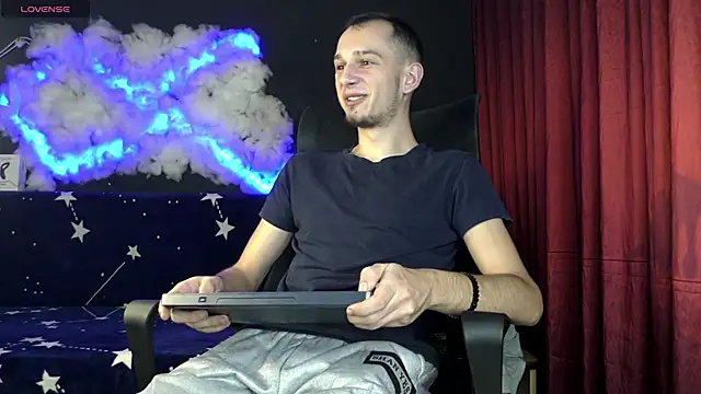 Snapshot of AxelMassimo chatting on 11-29-25, 03:53 AxelMassimo online show from 11-29-25, 03:53