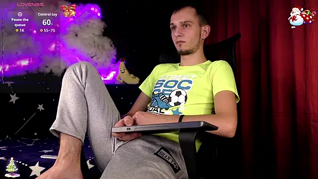 Snapshot of AxelMassimo chatting on 12-14-25, 03:50 AxelMassimo online show from 12-14-25, 03:50