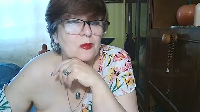 Snapshot of VeronicaGold511 chatting on 09-25-25, 06:50 VeronicaGold511 online show from 09-25-25, 06:50