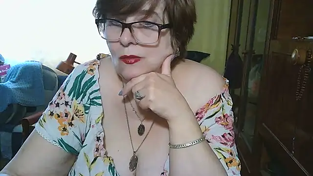 Snapshot of VeronicaGold511 chatting on 09-29-25, 07:13 VeronicaGold511 online show from 09-29-25, 07:13