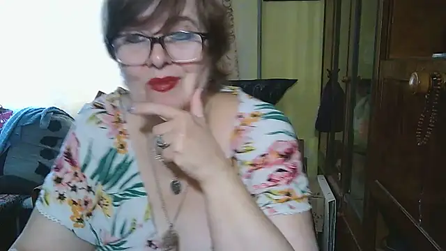 Snapshot of VeronicaGold511 chatting on 09-30-25, 07:35 VeronicaGold511 online show from 09-30-25, 07:35