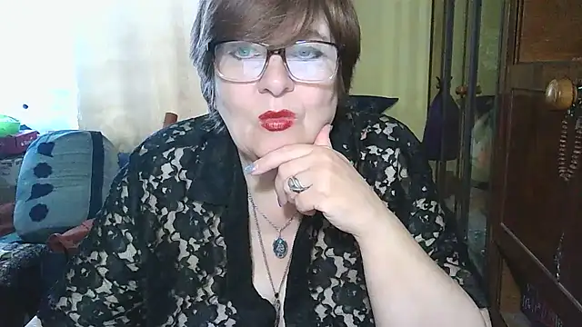 Snapshot of VeronicaGold511 chatting on 10-05-25, 07:17 VeronicaGold511 online show from 10-05-25, 07:17