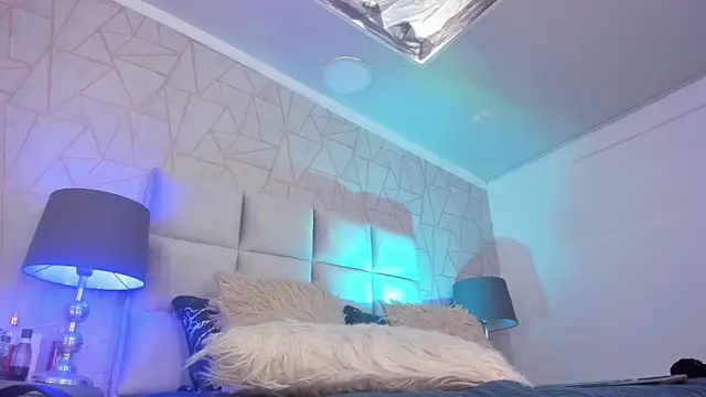 Yara Bliss  online show from 12-13-25, 07:53