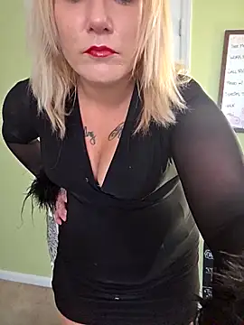 Snapshot of RhondaRump chatting on 10-27-25, 02:21 RhondaRump online show from 10-27-25, 02:21