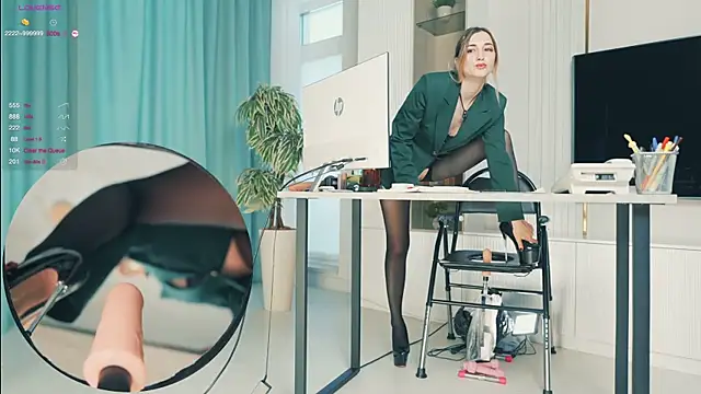 milahouston online show from 12-05-25, 07:06