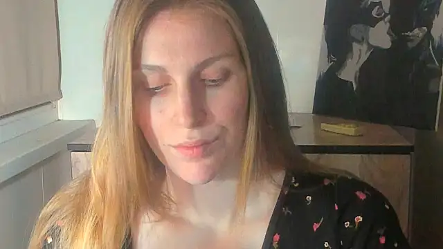 Snapshot of JuliaMuuun chatting on 04-10-26, 08:35 JuliaMuuun online show from 04-10-26, 08:35
