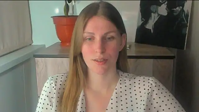 Snapshot of JuliaMuuun chatting on 04-15-26, 10:32 JuliaMuuun online show from 04-15-26, 10:32