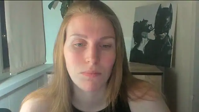 Snapshot of JuliaMuuun chatting on 04-17-26, 10:24 JuliaMuuun online show from 04-17-26, 10:24