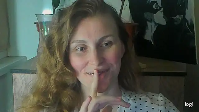 Snapshot of JuliaMuuun chatting on 05-19-26, 08:48 JuliaMuuun online show from 05-19-26, 08:48