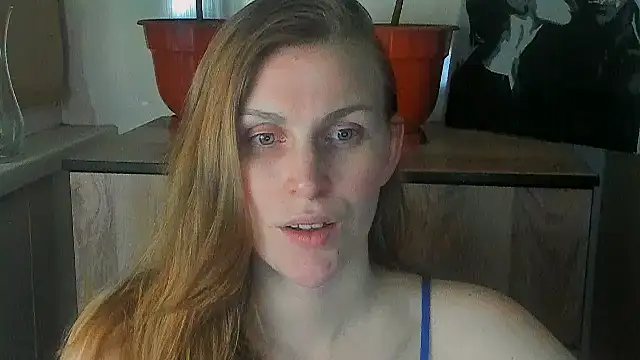 Snapshot of JuliaMuuun chatting on 05-26-26, 07:21 JuliaMuuun online show from 05-26-26, 07:21