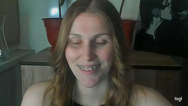 Snapshot of JuliaMuuun chatting on 05-27-26, 07:11 JuliaMuuun online show from 05-27-26, 07:11