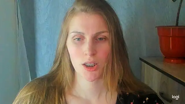 Snapshot of JuliaMuuun chatting on 05-30-26, 07:44 JuliaMuuun online show from 05-30-26, 07:44