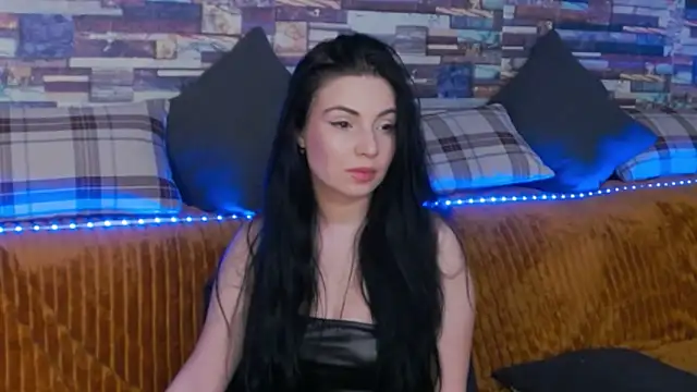 GrayLunna online show from 12-16-25, 05:23