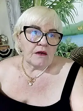 Snapshot of VioletSweet5566 chatting on 05-17-26, 01:29 VioletSweet5566 online show from 05-17-26, 01:29