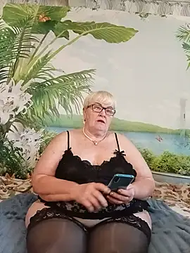 Snapshot of VioletSweet5566 chatting on 07-12-26, 06:15 VioletSweet5566 online show from 07-12-26, 06:15