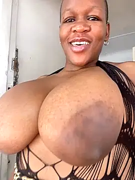 Snapshot of Ozimpho chatting on 10-06-25, 10:23 Ozimpho online show from 10-06-25, 10:23