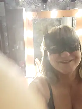 Snapshot of AliceGold5231 chatting on 10-13-25, 07:25 AliceGold5231 online show from 10-13-25, 07:25