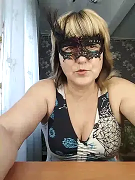 Snapshot of AliceGold5231 chatting on 10-29-25, 06:26 AliceGold5231 online show from 10-29-25, 06:26