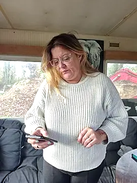 Snapshot of Misspapillon1840 chatting on 11-16-25, 08:53 Misspapillon1840 online show from 11-16-25, 08:53