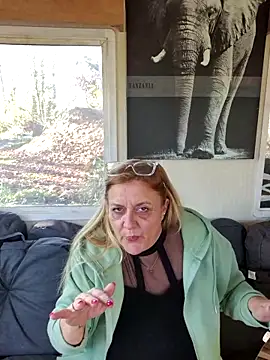 Snapshot of Misspapillon1840 chatting on 11-26-25, 10:27 Misspapillon1840 online show from 11-26-25, 10:27