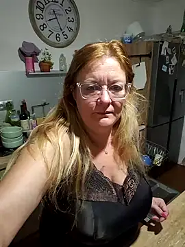 Snapshot of Misspapillon1840 chatting on 11-28-25, 06:27 Misspapillon1840 online show from 11-28-25, 06:27