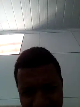 moreno25centimetro online show from 04-15-26, 12:12