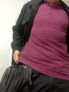 Snapshot of RichardW chatting on 02-16-26, 06:48 RichardW online show from 02-16-26, 06:48