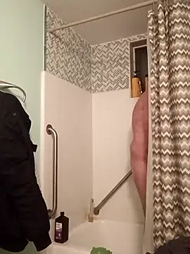 Snapshot of RichardW chatting on 03-05-26, 06:42 RichardW online show from 03-05-26, 06:42