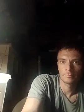 Snapshot of RichardW chatting on 03-18-26, 06:38 RichardW online show from 03-18-26, 06:38