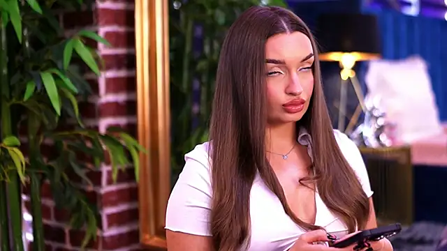 MillaSerene online show from 11-22-25, 07:29