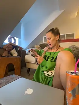 Snapshot of blondi2077 chatting on 11-09-25, 02:59 blondi2077 online show from 11-09-25, 02:59