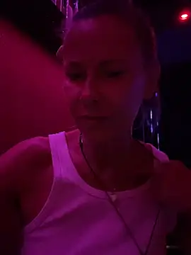 Snapshot of blondi2077 chatting on 07-27-26, 08:27 blondi2077 online show from 07-27-26, 08:27