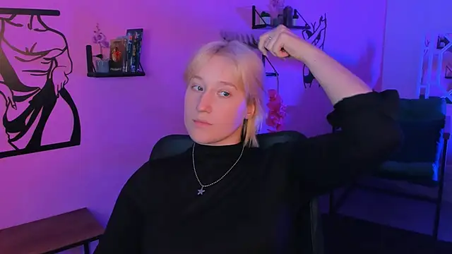 Snapshot of CinBellamy chatting on 09-12-25, 09:42 CinBellamy online show from 09-12-25, 09:42