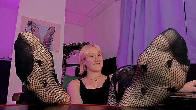 Snapshot of CinBellamy chatting on 09-24-25, 05:55 CinBellamy online show from 09-24-25, 05:55