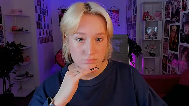 Snapshot of CinBellamy chatting on 10-06-25, 06:33 CinBellamy online show from 10-06-25, 06:33