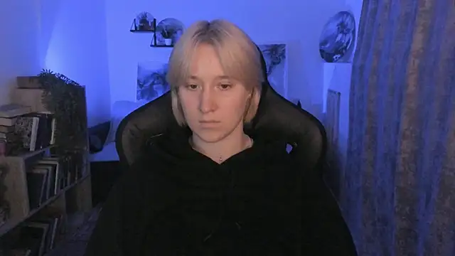 Snapshot of CinBellamy chatting on 12-01-25, 05:56 CinBellamy online show from 12-01-25, 05:56