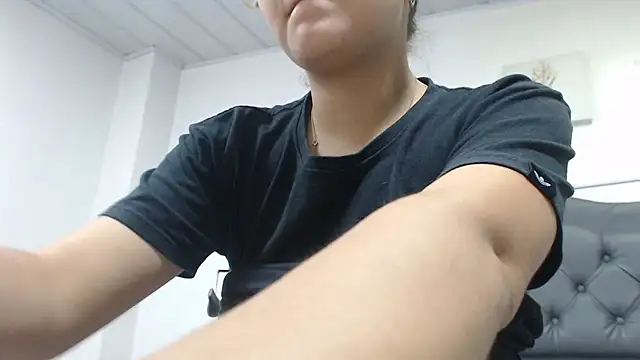 Giia Monroe online show from 01-05-26, 05:27