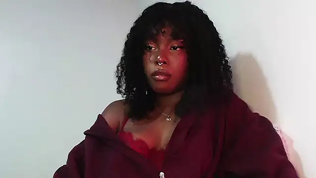 Snapshot of SparklingSoleil chatting on 11-21-25, 05:44 SparklingSoleil online show from 11-21-25, 05:44