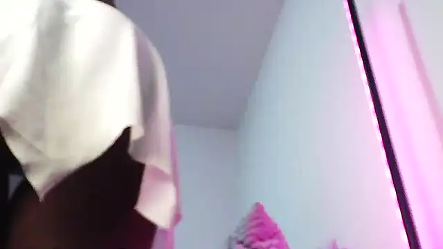 Snapshot of SparklingSoleil chatting on 11-23-25, 06:52 SparklingSoleil online show from 11-23-25, 06:52