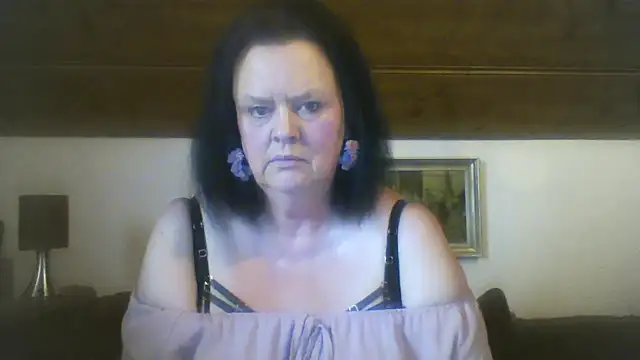 Snapshot of TiffanyMature chatting on 09-18-25, 02:19 TiffanyMature online show from 09-18-25, 02:19