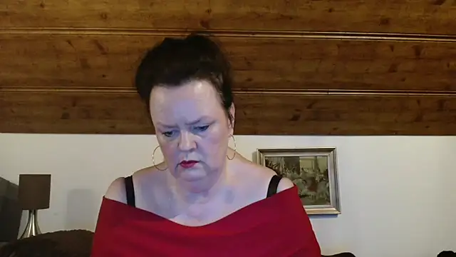 Snapshot of TiffanyMature chatting on 10-25-25, 08:14 TiffanyMature online show from 10-25-25, 08:14