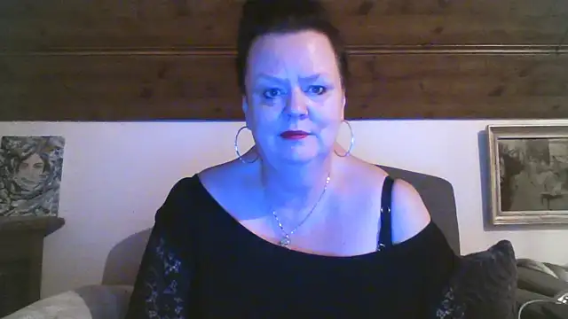 TiffanyMature online show from 04-19-26, 08:11