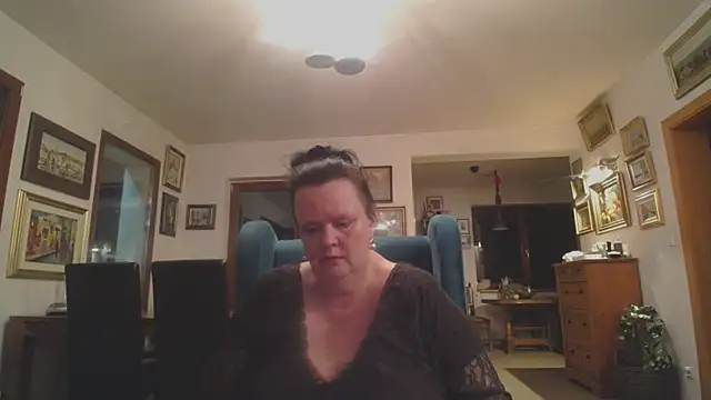 Snapshot of TiffanyMature chatting on 06-22-26, 08:50 TiffanyMature online show from 06-22-26, 08:50