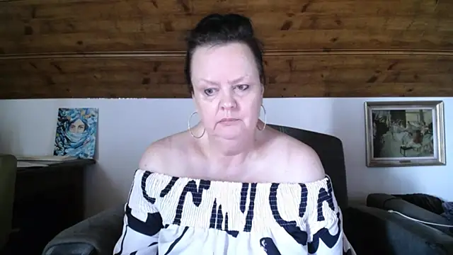 Snapshot of TiffanyMature chatting on 07-24-26, 09:07 TiffanyMature online show from 07-24-26, 09:07