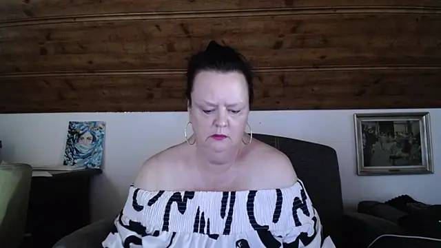Snapshot of TiffanyMature chatting on 07-28-26, 02:13 TiffanyMature online show from 07-28-26, 02:13